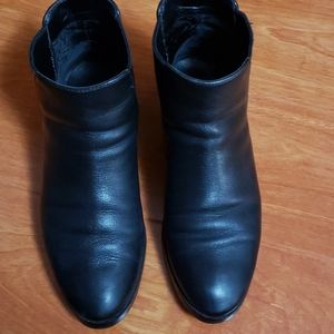 Cole Haan Landsman ankle boot size 8
